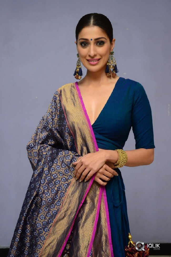 Raai-Laxmi-New-Stills